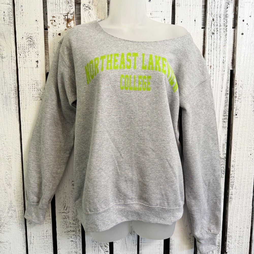 Northeast Lakeview College Gray Cut Med‎ Neck Sweatshirt Comfy Collegiate Grunge